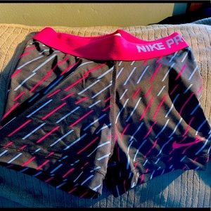 Girls Nike Pro shorts XS